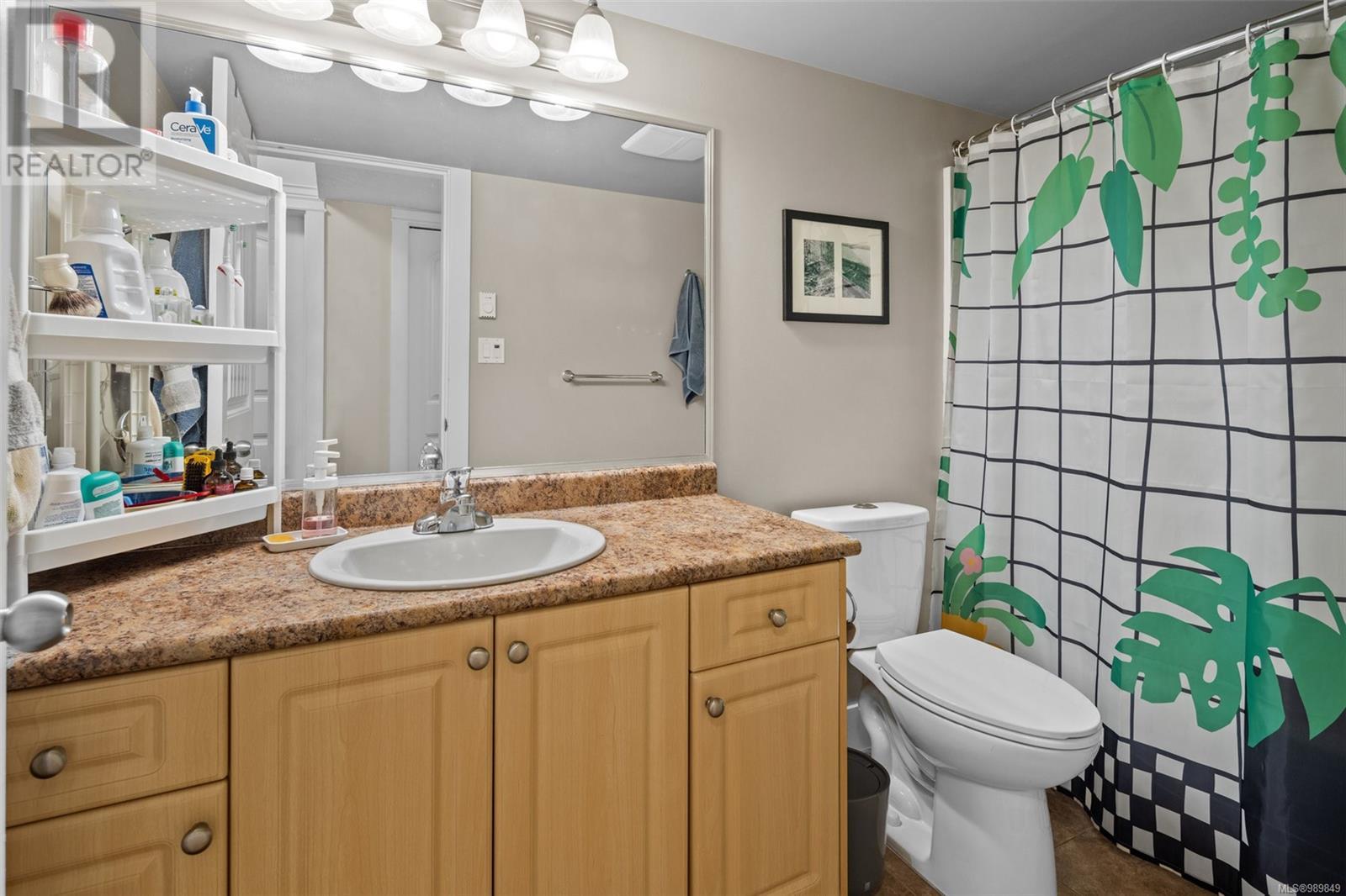 2026 Hannington Rd, Langford real estate listing 989849