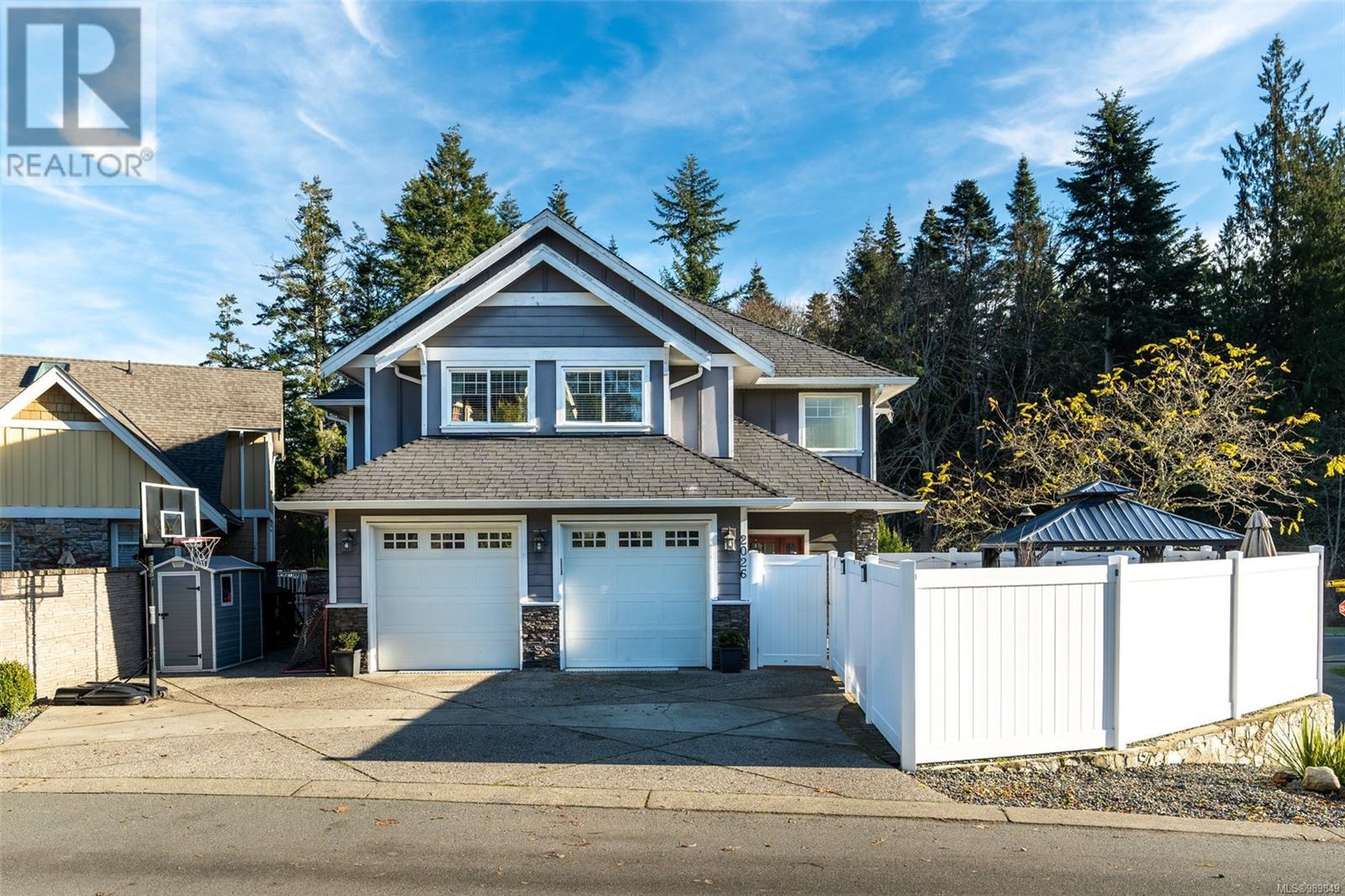 2026 Hannington Rd, Langford real estate listing 989849