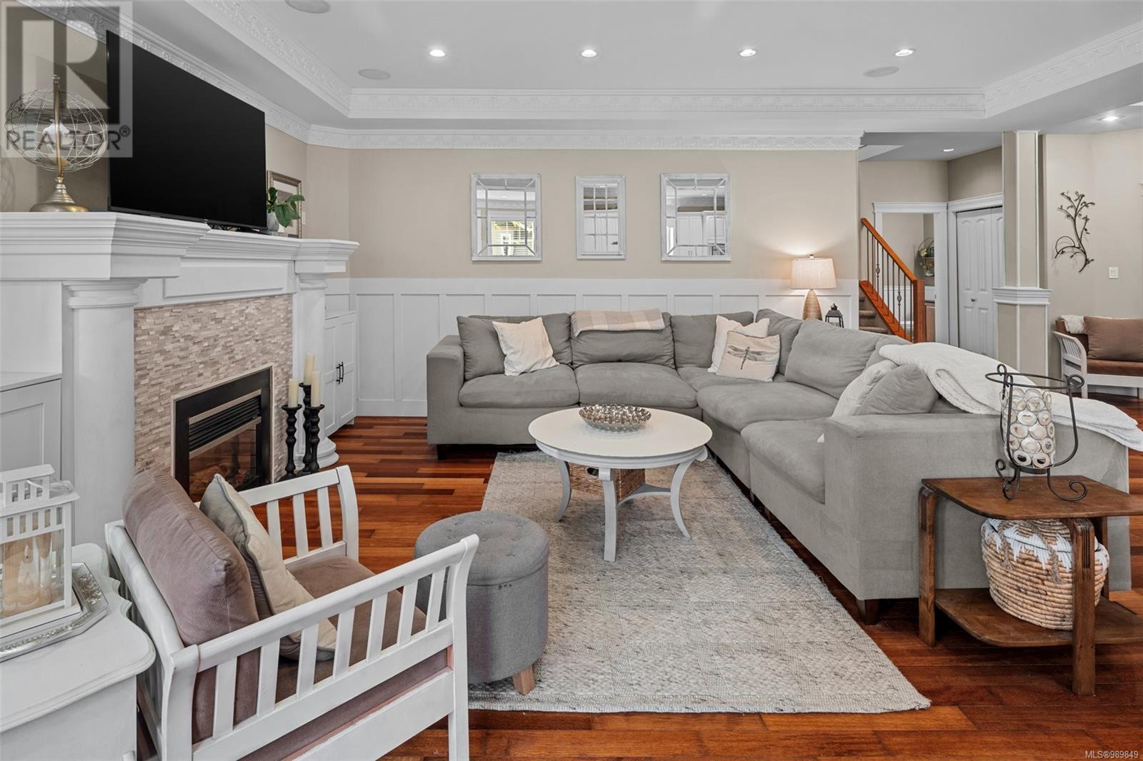 2026 Hannington Rd, Langford real estate listing 989849