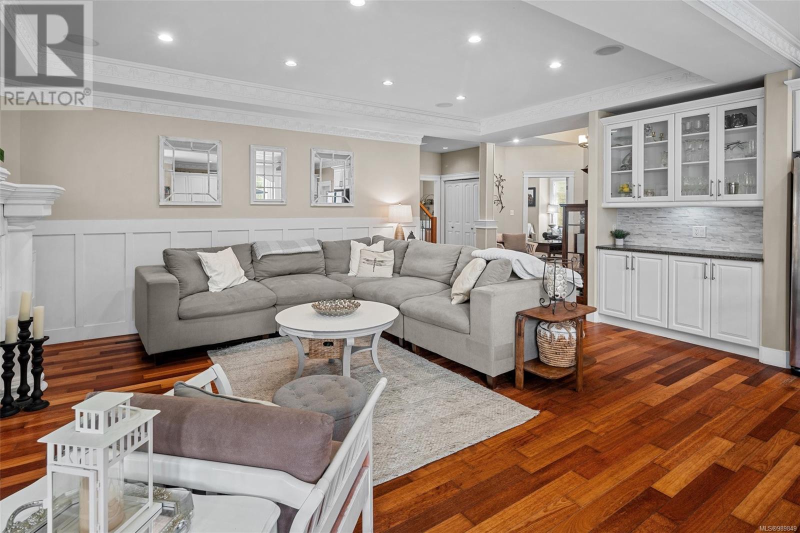 2026 Hannington Rd, Langford real estate listing 989849