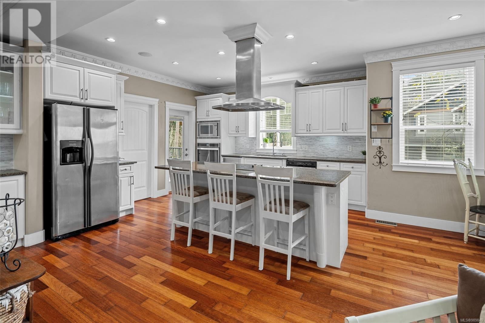 2026 Hannington Rd, Langford real estate listing 989849