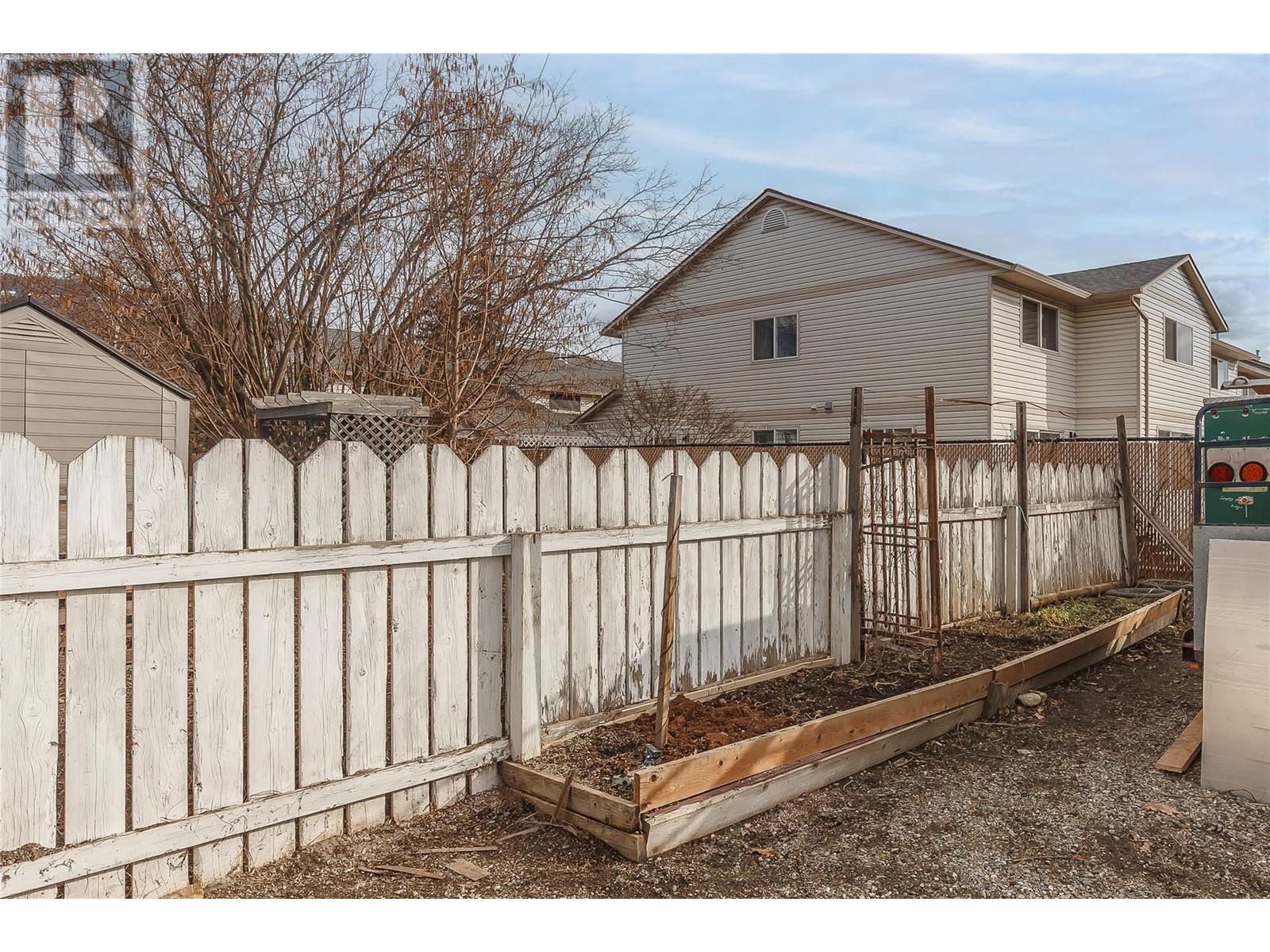  2008 45 Avenue, Vernon