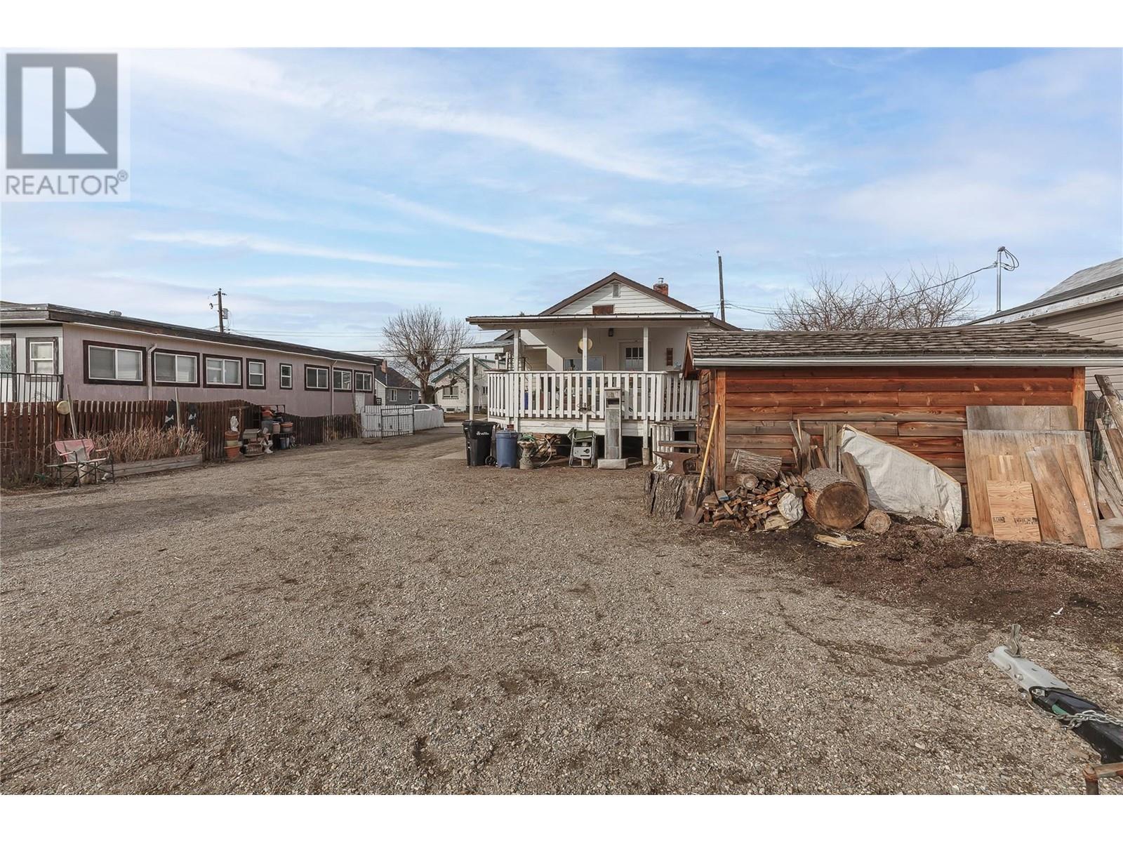  2008 45 Avenue, Vernon