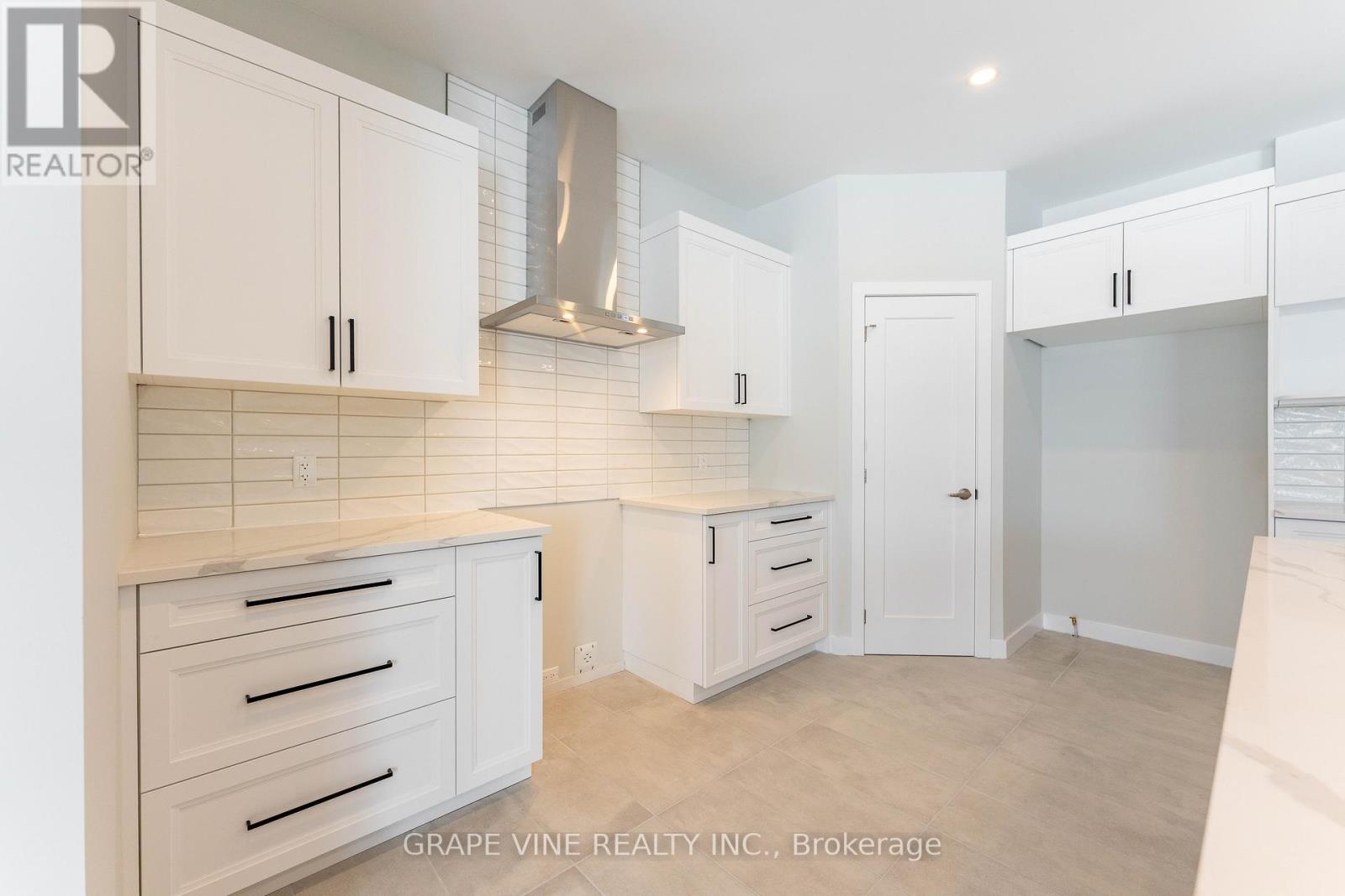 Photo 2 of 1345 Diamond Street, Clarencerockland ON