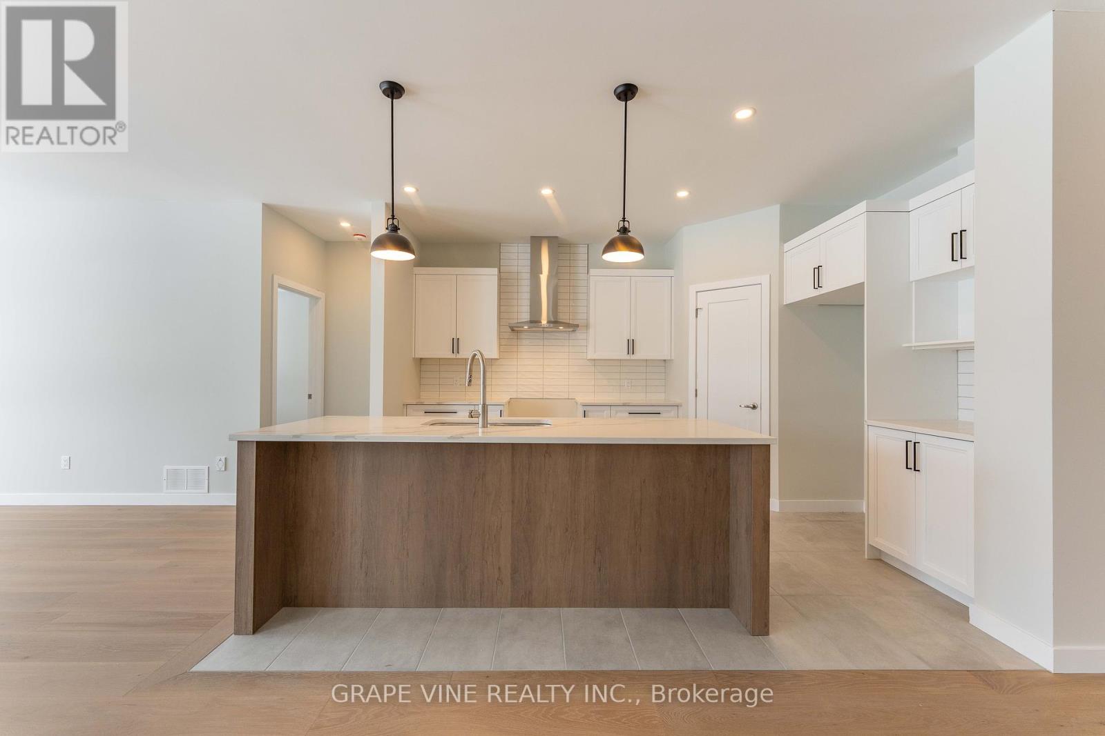 Photo 34 of 1345 Diamond Street, Clarencerockland ON