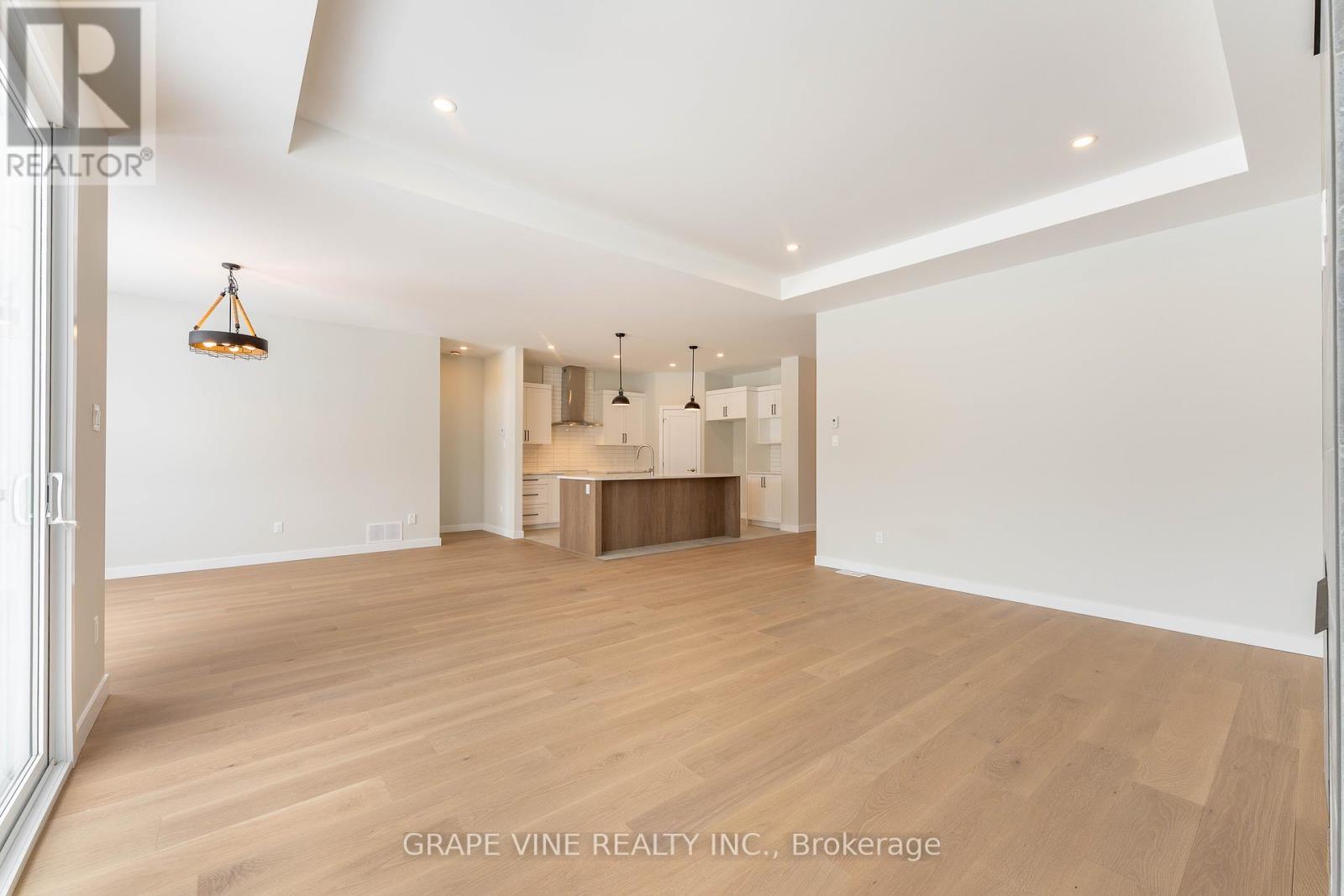 Photo 33 of 1345 Diamond Street, Clarencerockland ON