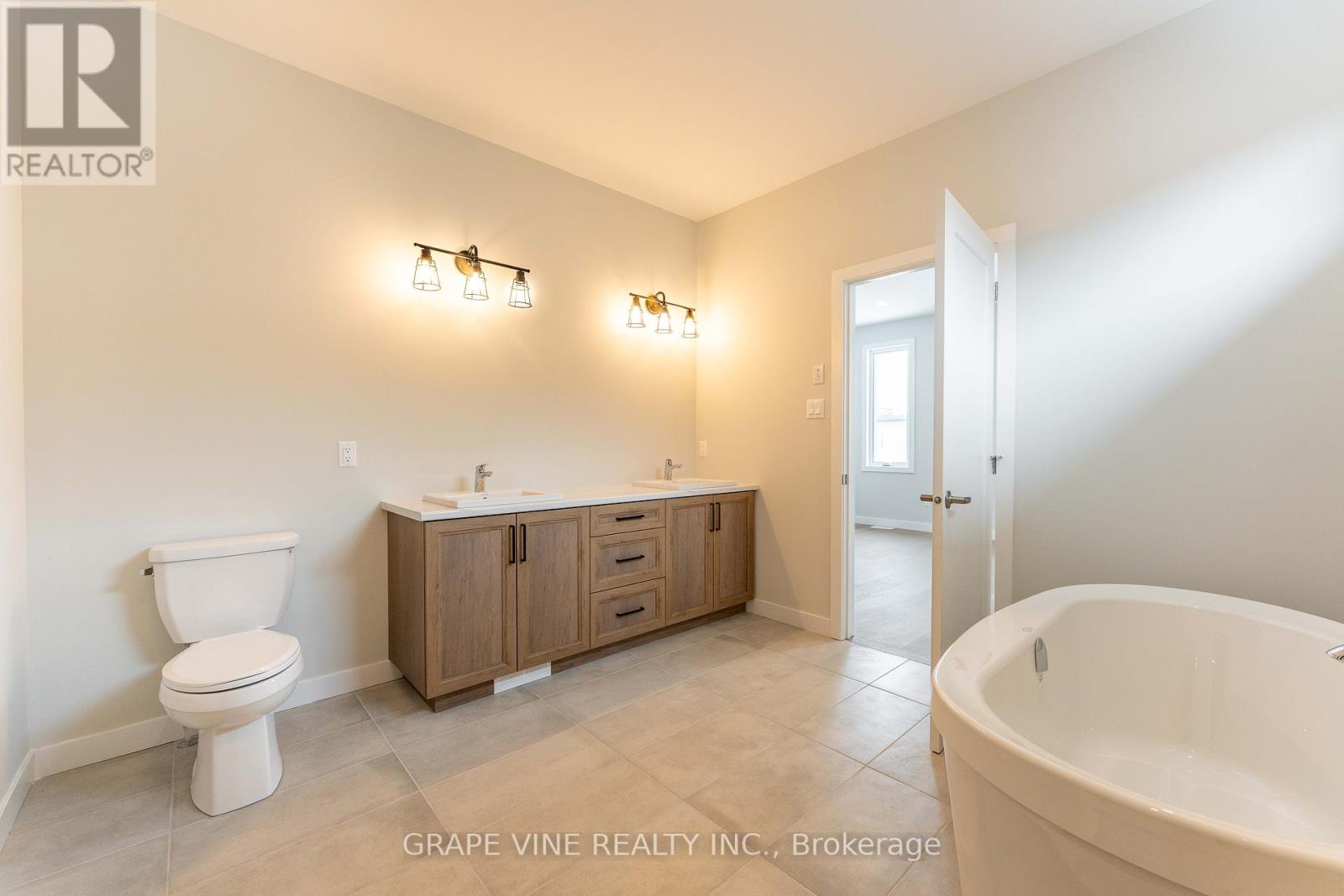 Photo 5 of 1345 Diamond Street, Clarencerockland ON