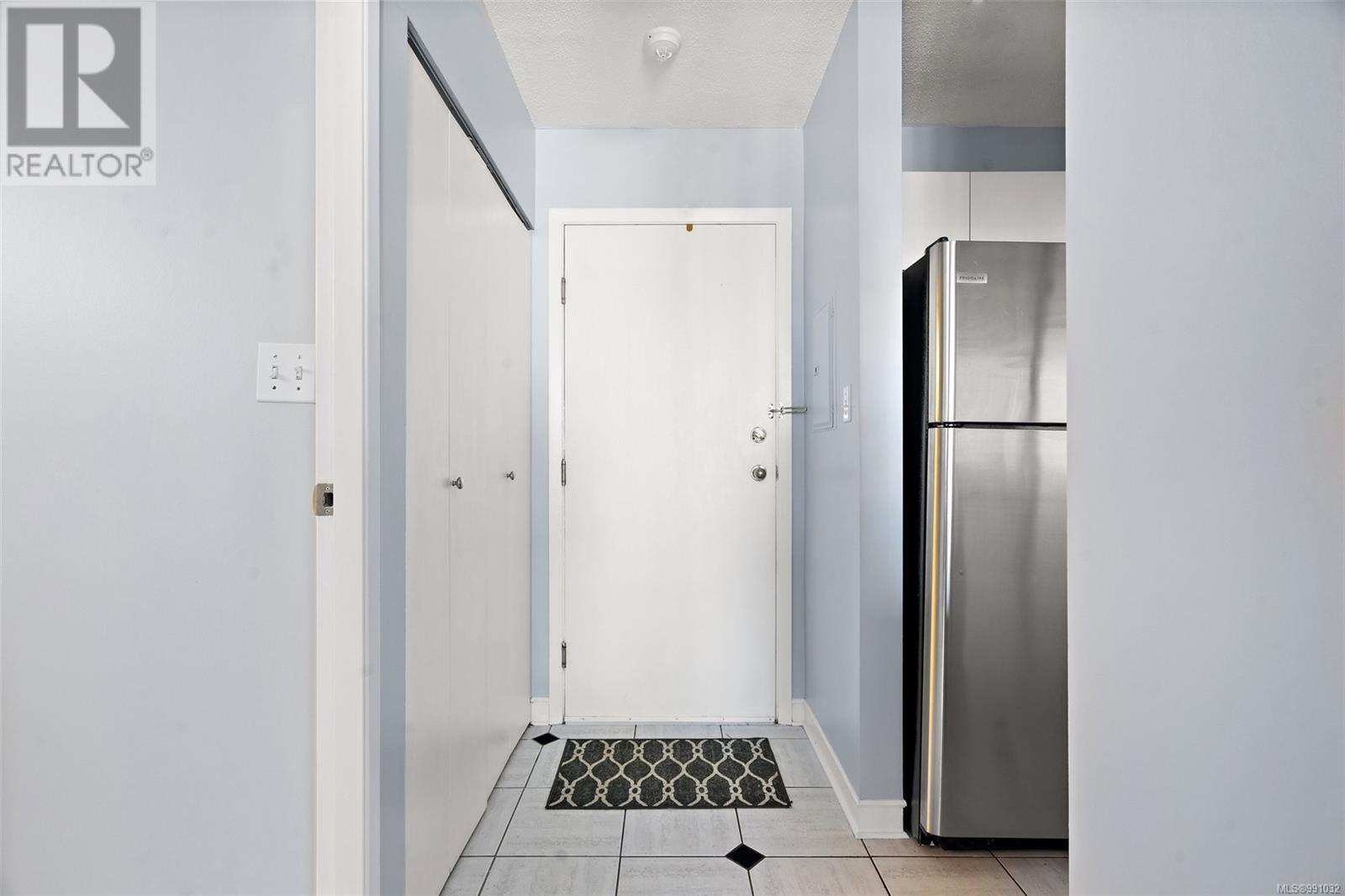 #1009 835 VIEW ST - Image 14