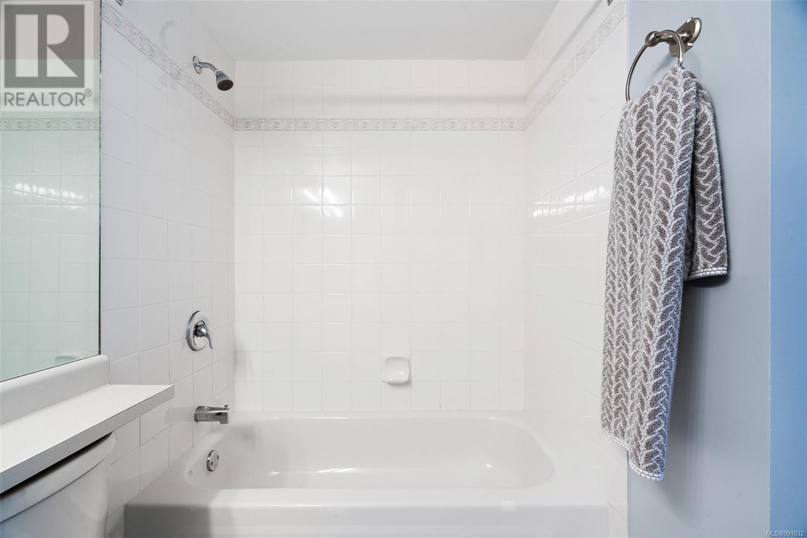 #1009 835 VIEW ST - Image 16