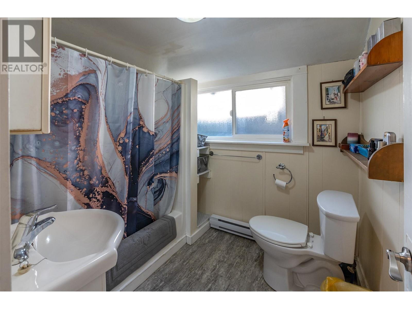  463 HEALES Avenue, Penticton