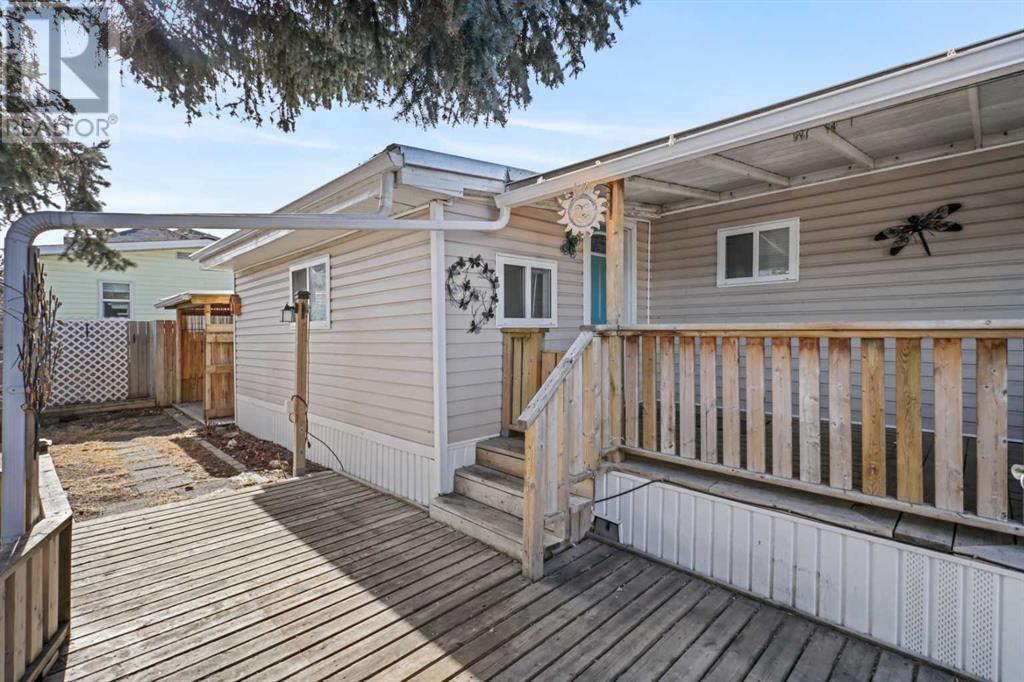 Single Family House Mobile Home for Sale in    Avenue Penbrooke Meadows Calgary 