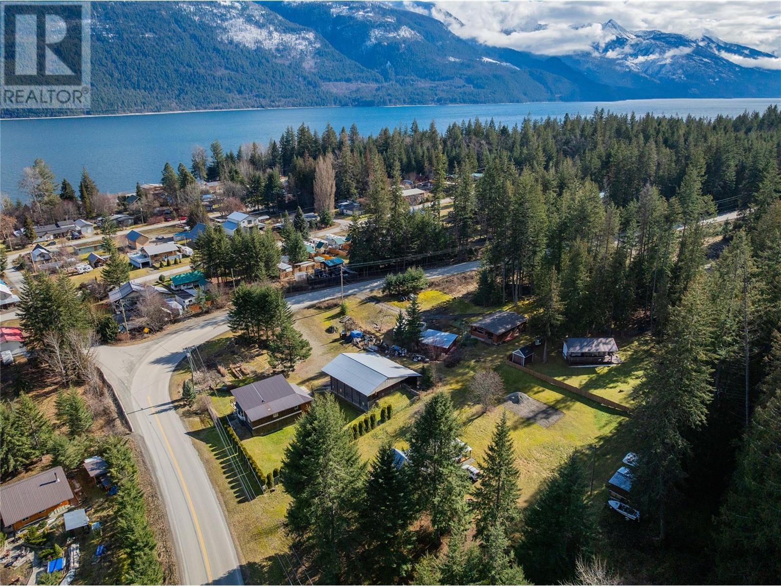 Photo 5 of 11845 31 Highway, Kaslo BC