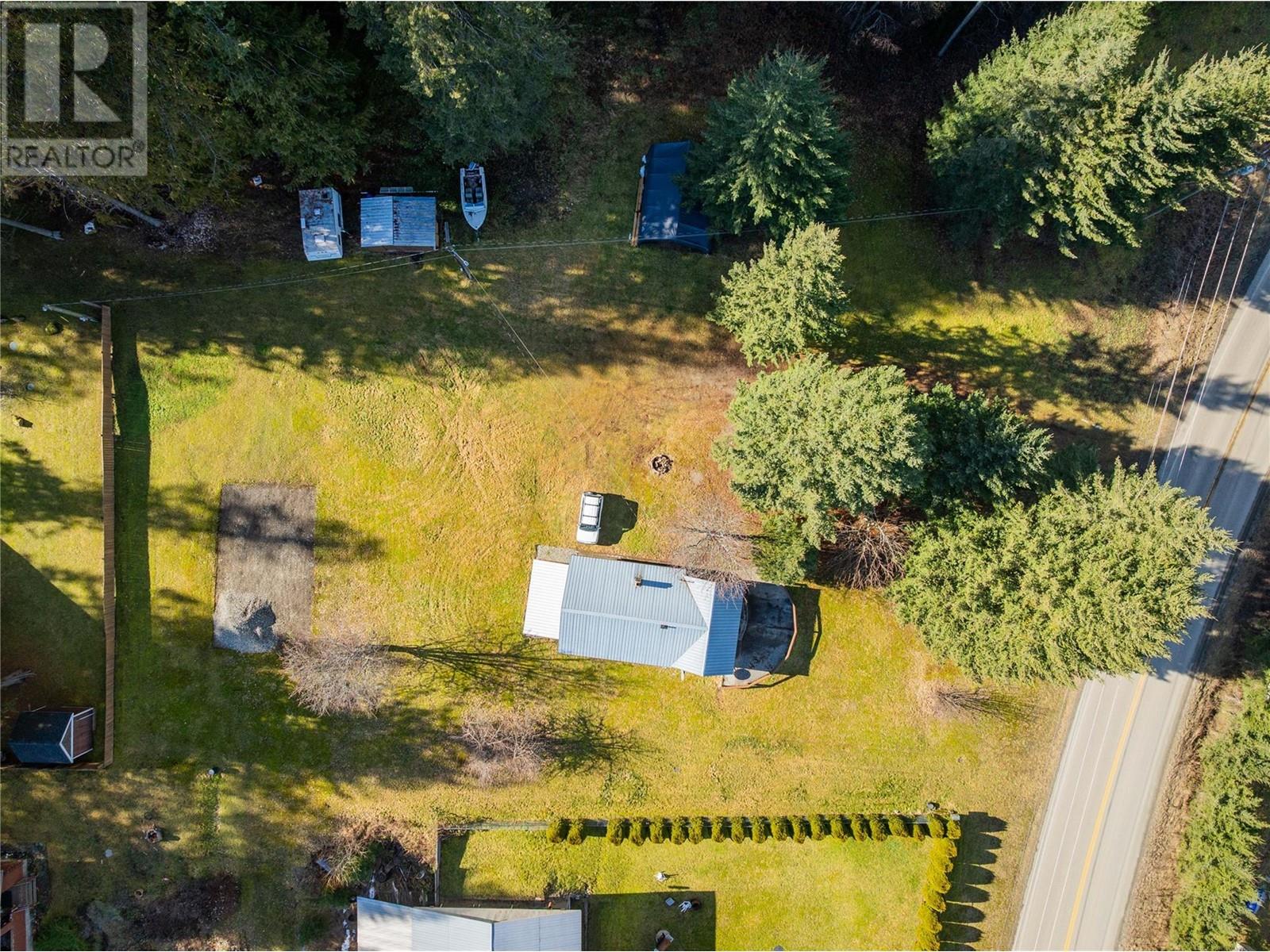 Photo 1 of 11845 31 Highway, Kaslo BC