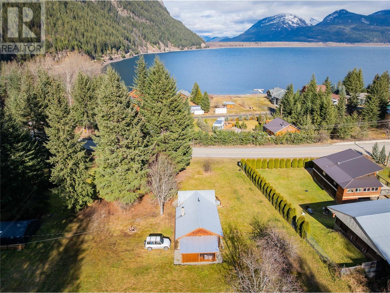 Photo 15 of 11845 31 Highway, Kaslo BC