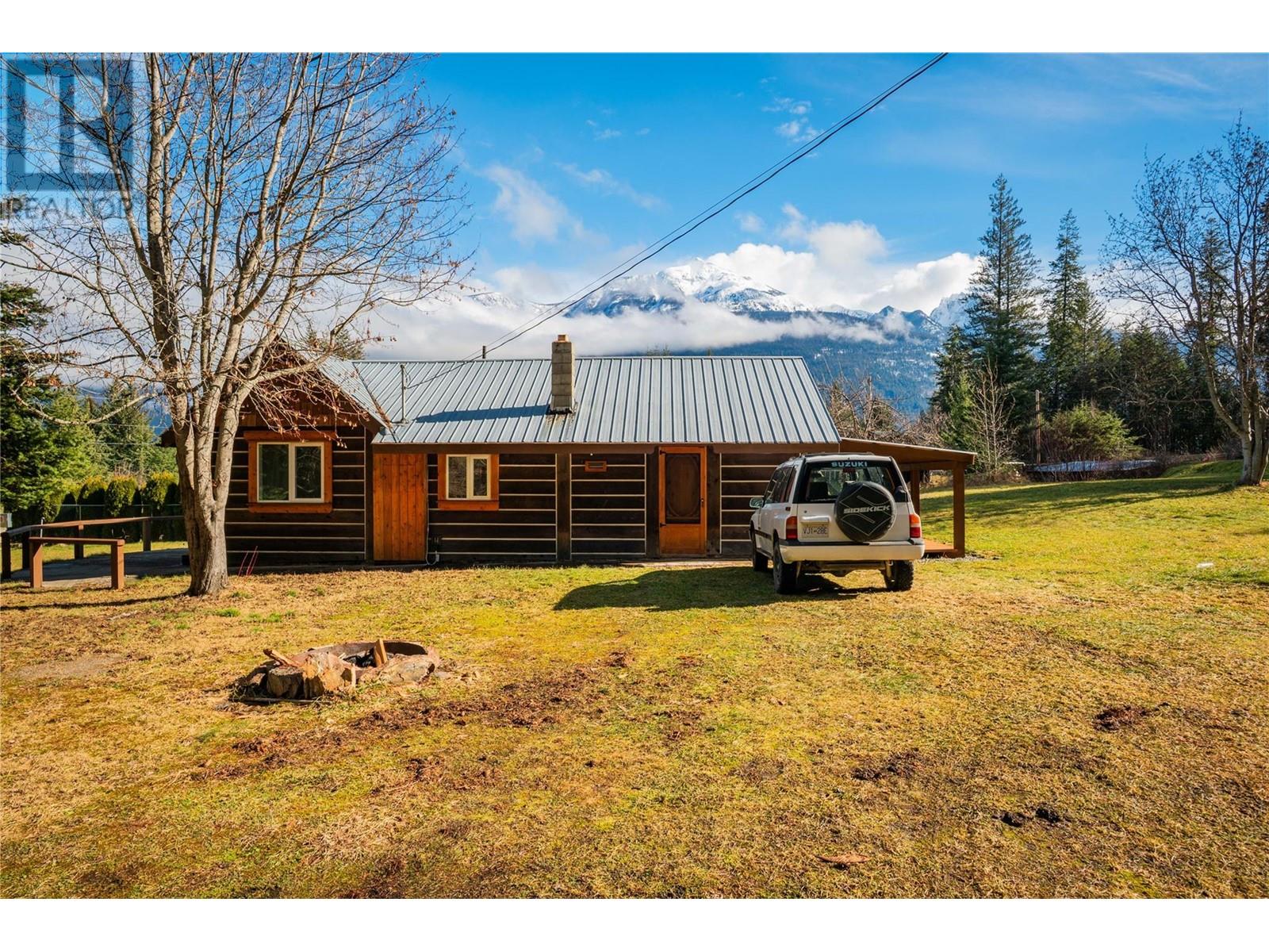 Photo 18 of 11845 31 Highway, Kaslo BC