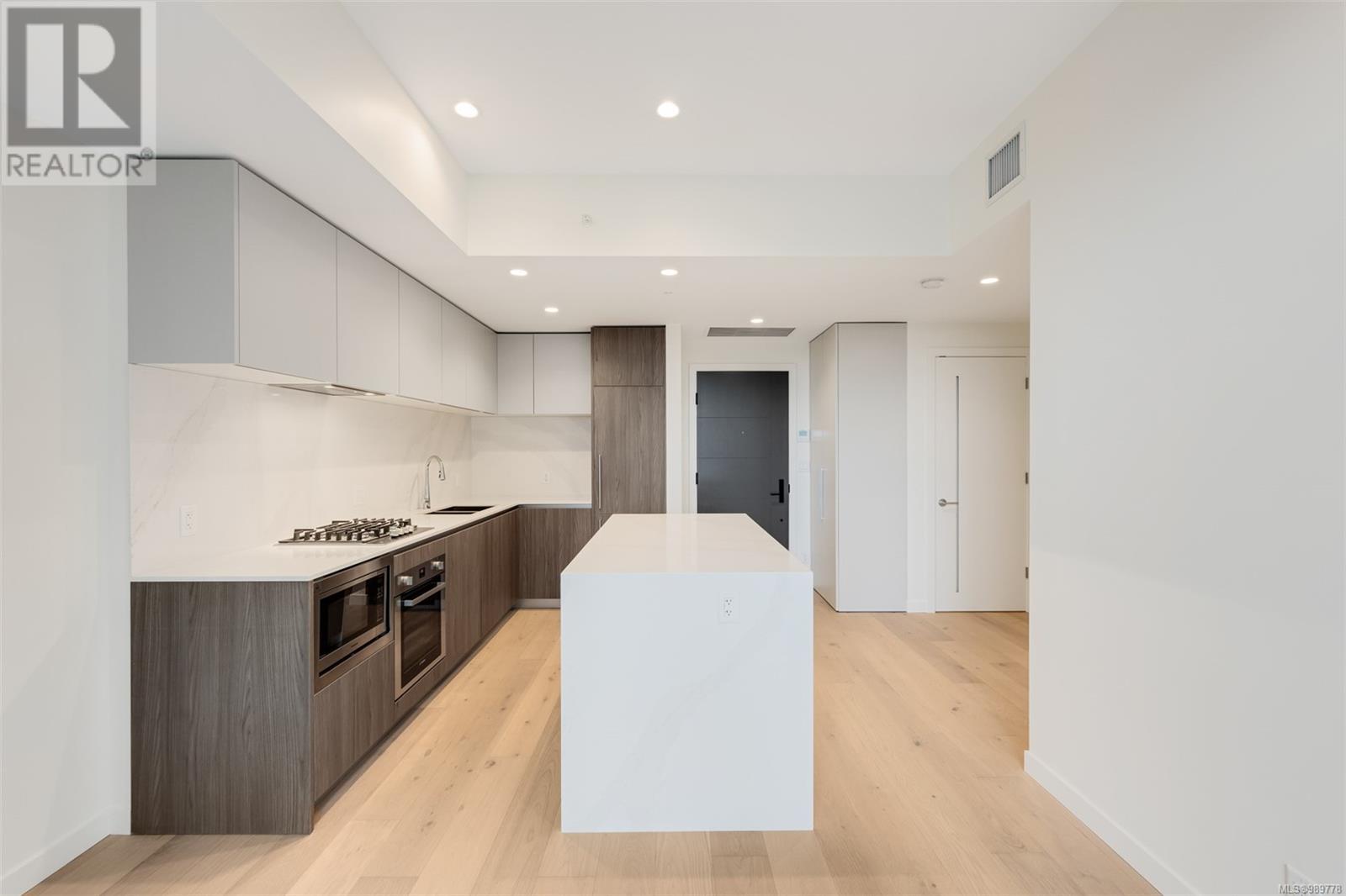 416 2000 Hannington Rd, Langford real estate listing 989778