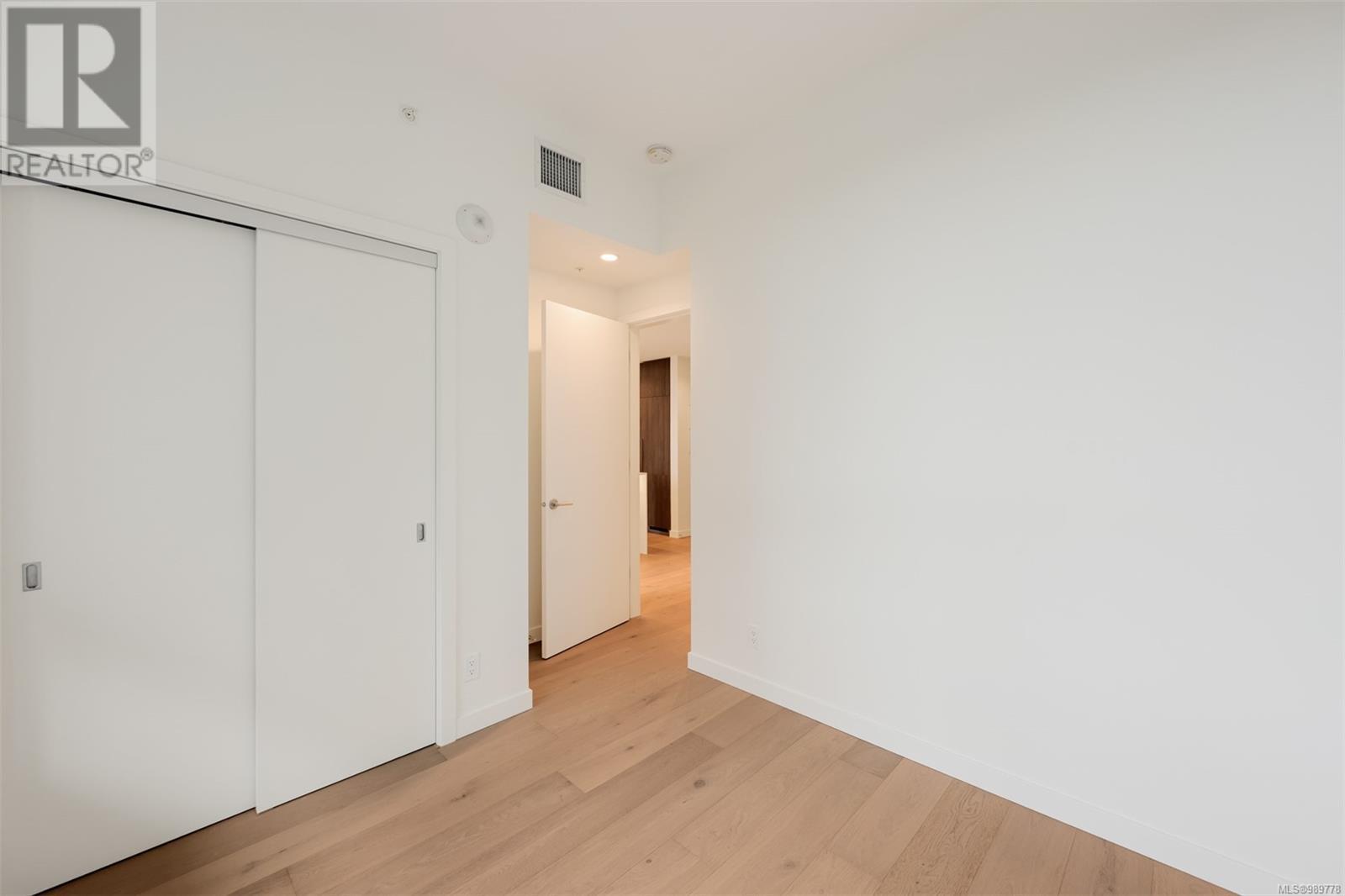 416 2000 Hannington Rd, Langford real estate listing 989778