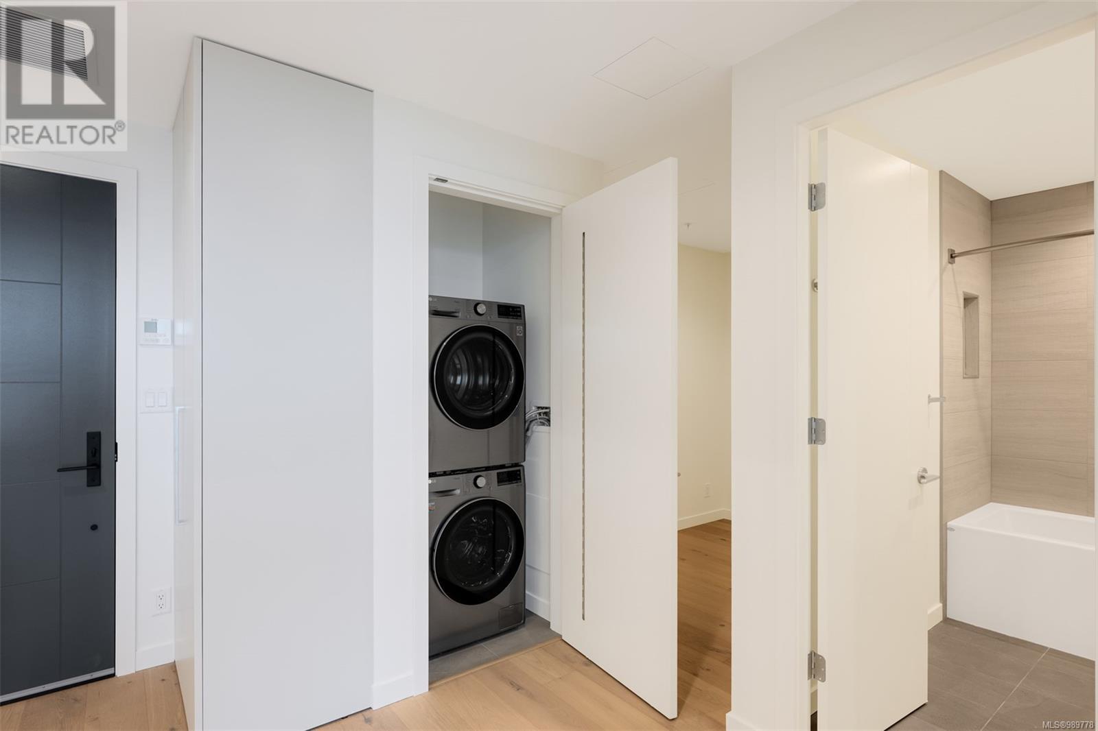 416 2000 Hannington Rd, Langford real estate listing 989778