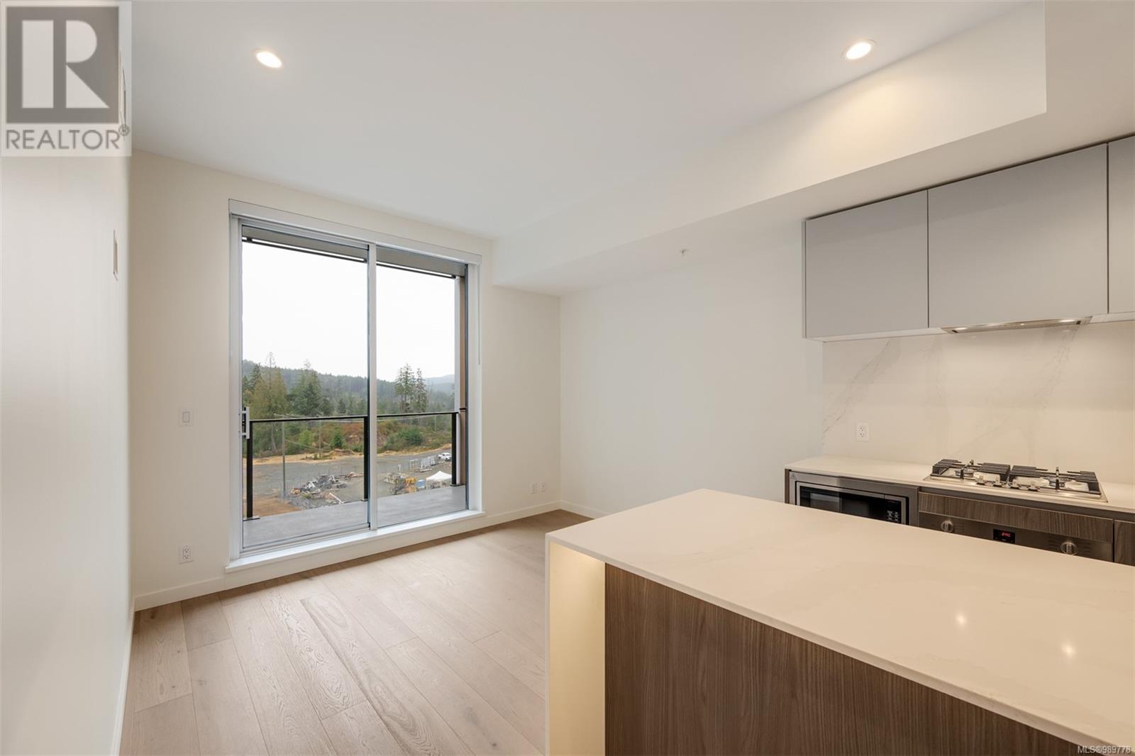 416 2000 Hannington Rd, Langford real estate listing 989778