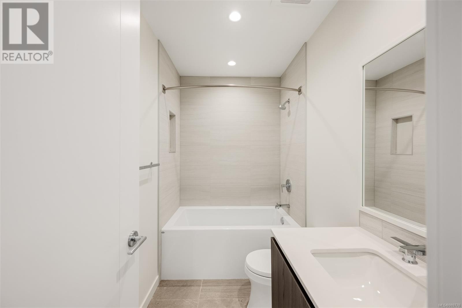 416 2000 Hannington Rd, Langford real estate listing 989778