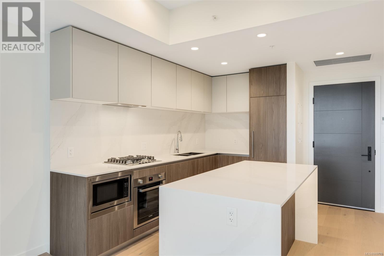 416 2000 Hannington Rd, Langford real estate listing 989778