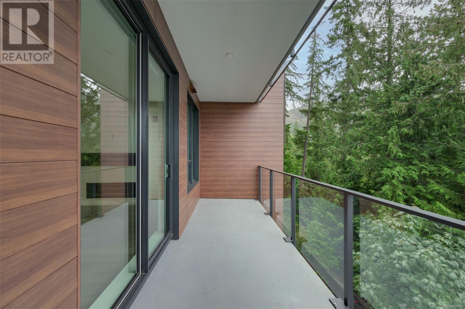416 2000 Hannington Rd, Langford real estate listing 989778