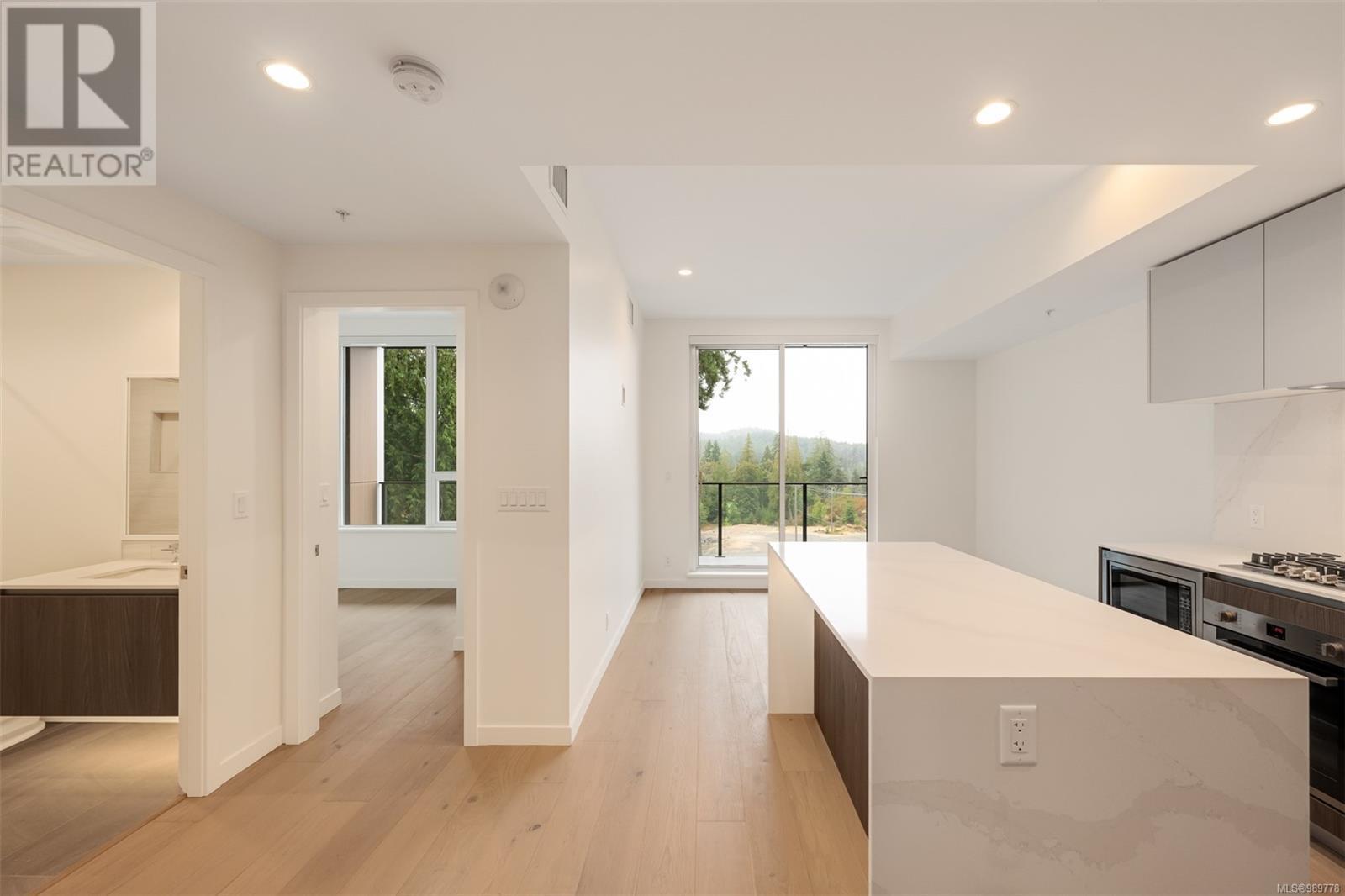 416 2000 Hannington Rd, Langford real estate listing 989778