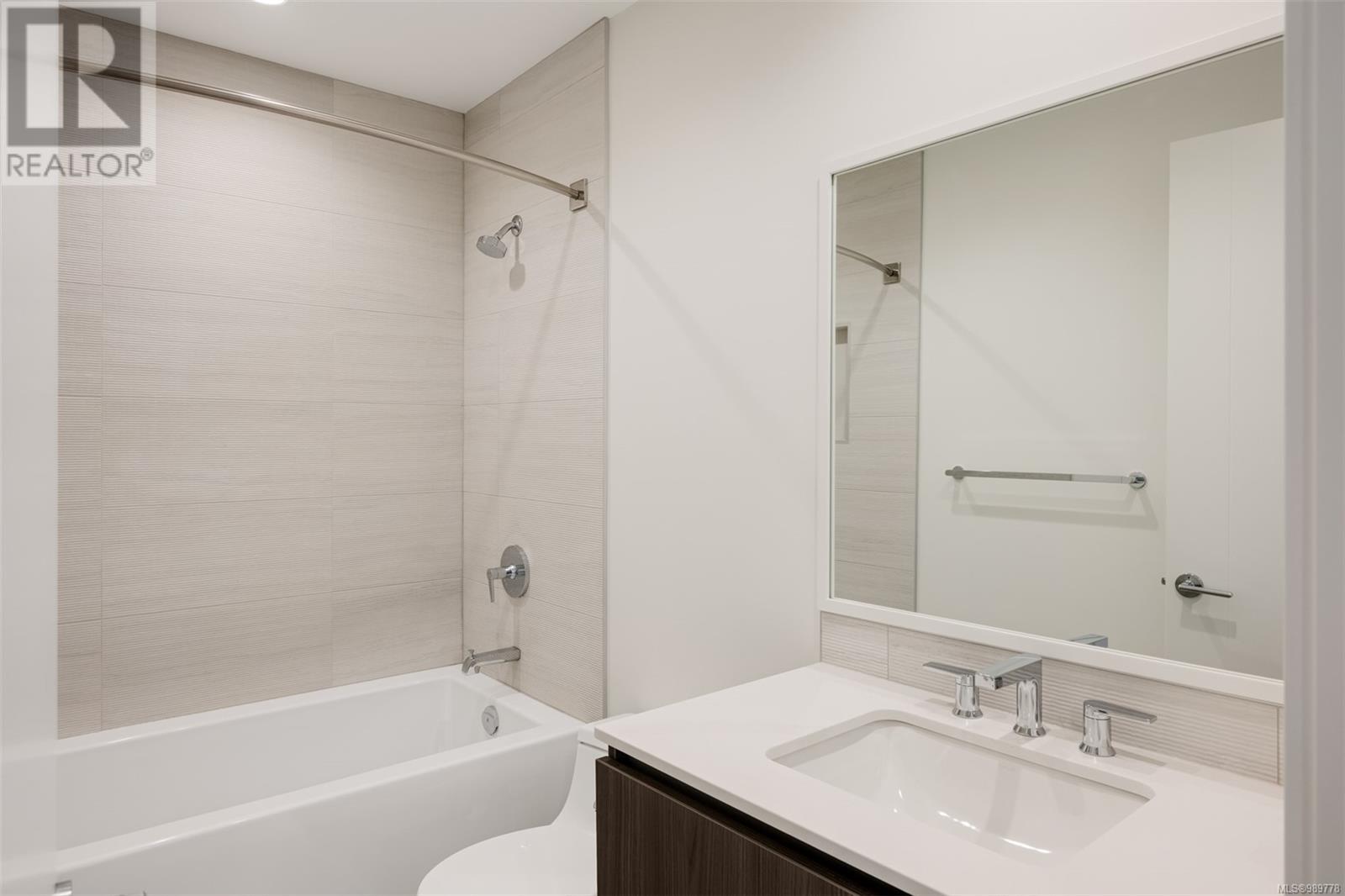 416 2000 Hannington Rd, Langford real estate listing 989778