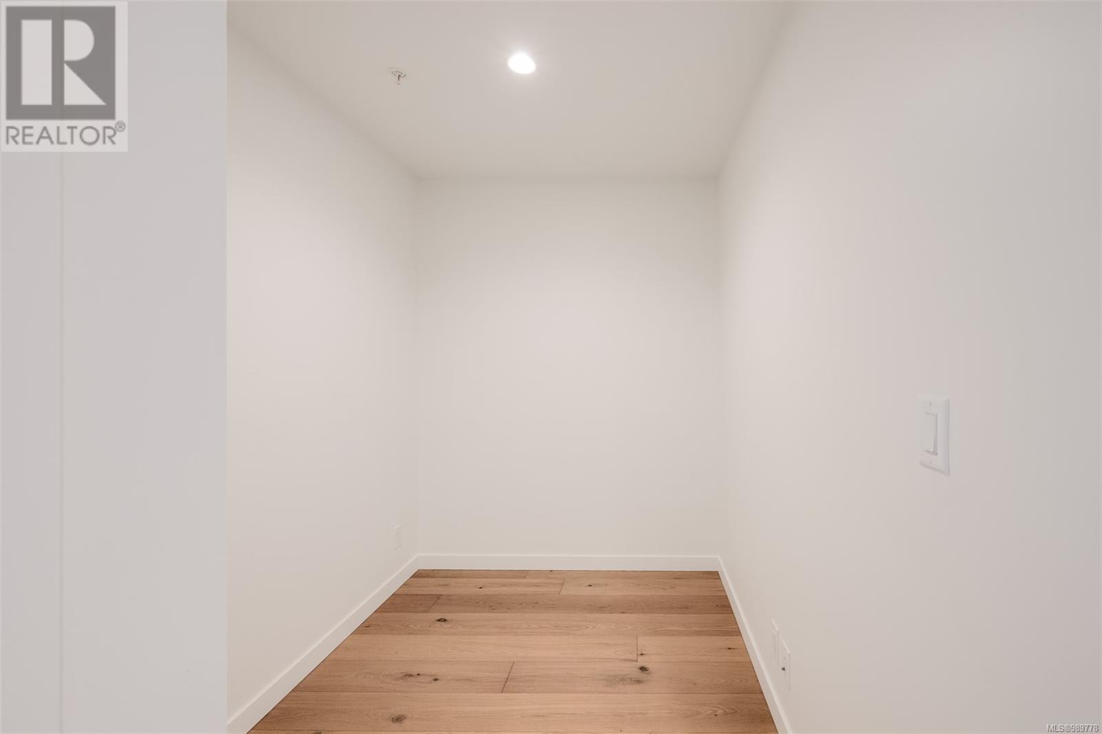 416 2000 Hannington Rd, Langford real estate listing 989778