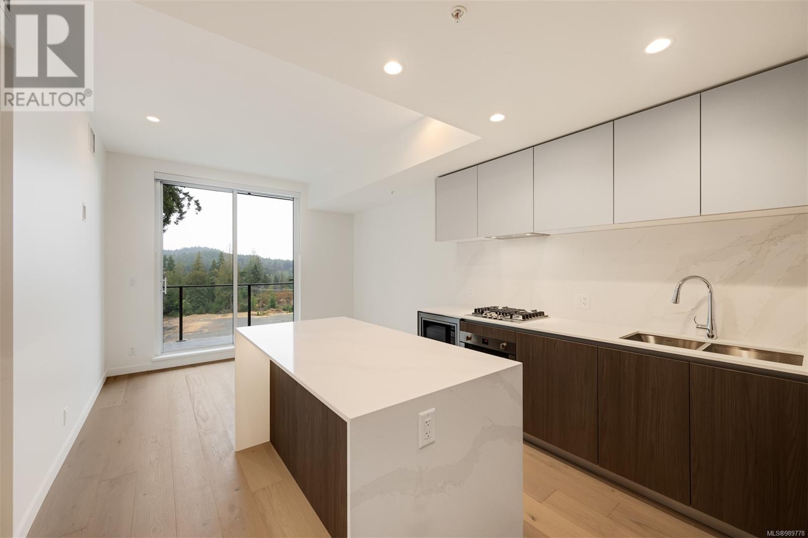 416 2000 Hannington Rd, Langford real estate listing 989778
