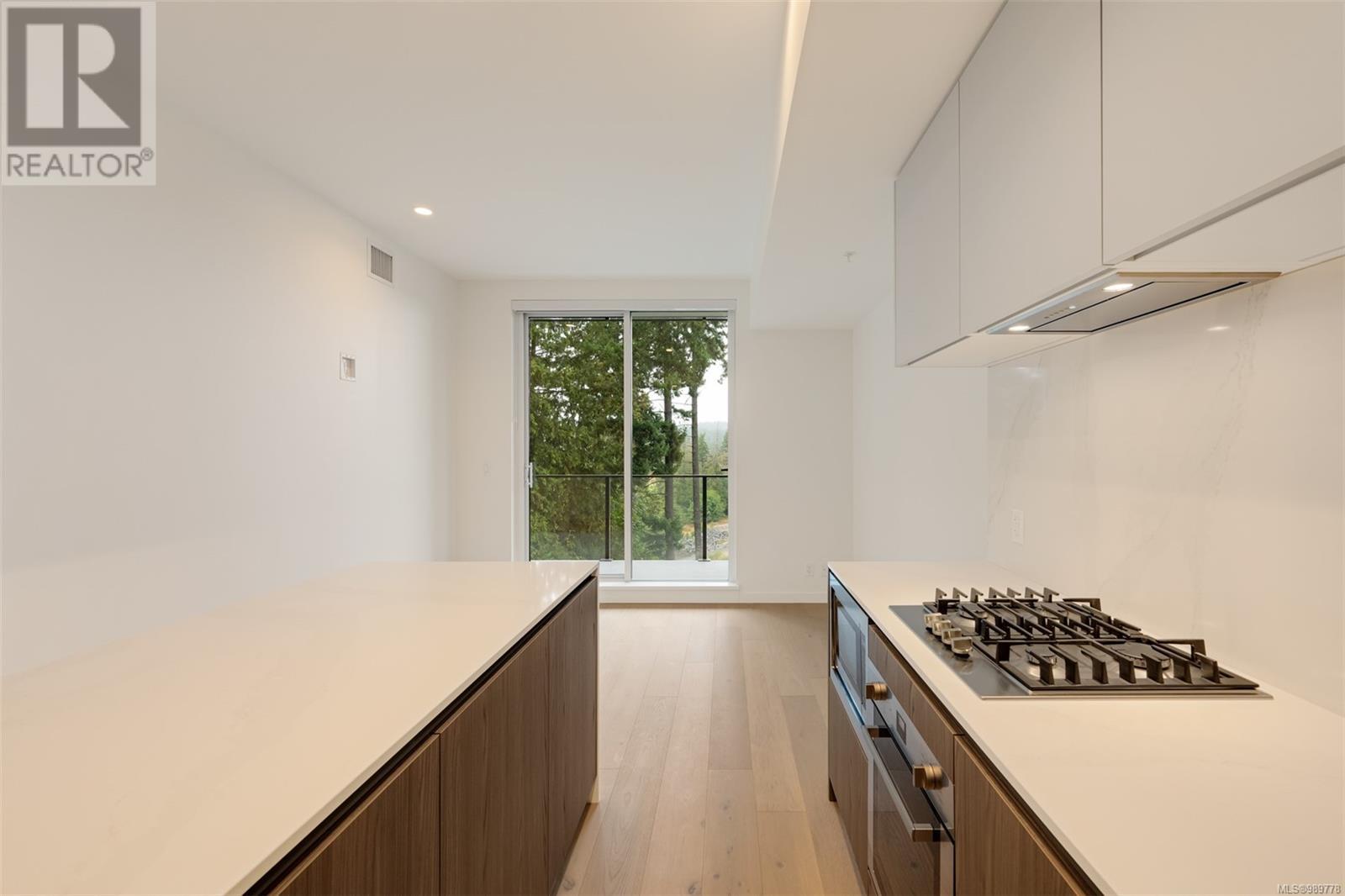 416 2000 Hannington Rd, Langford real estate listing 989778