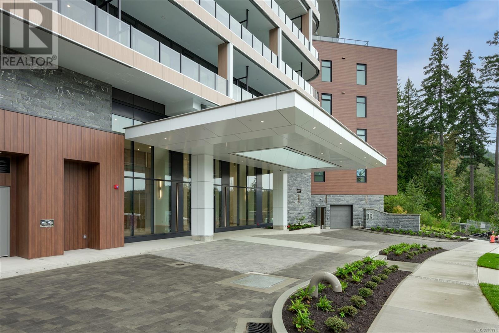 416 2000 Hannington Rd, Langford real estate listing 989778