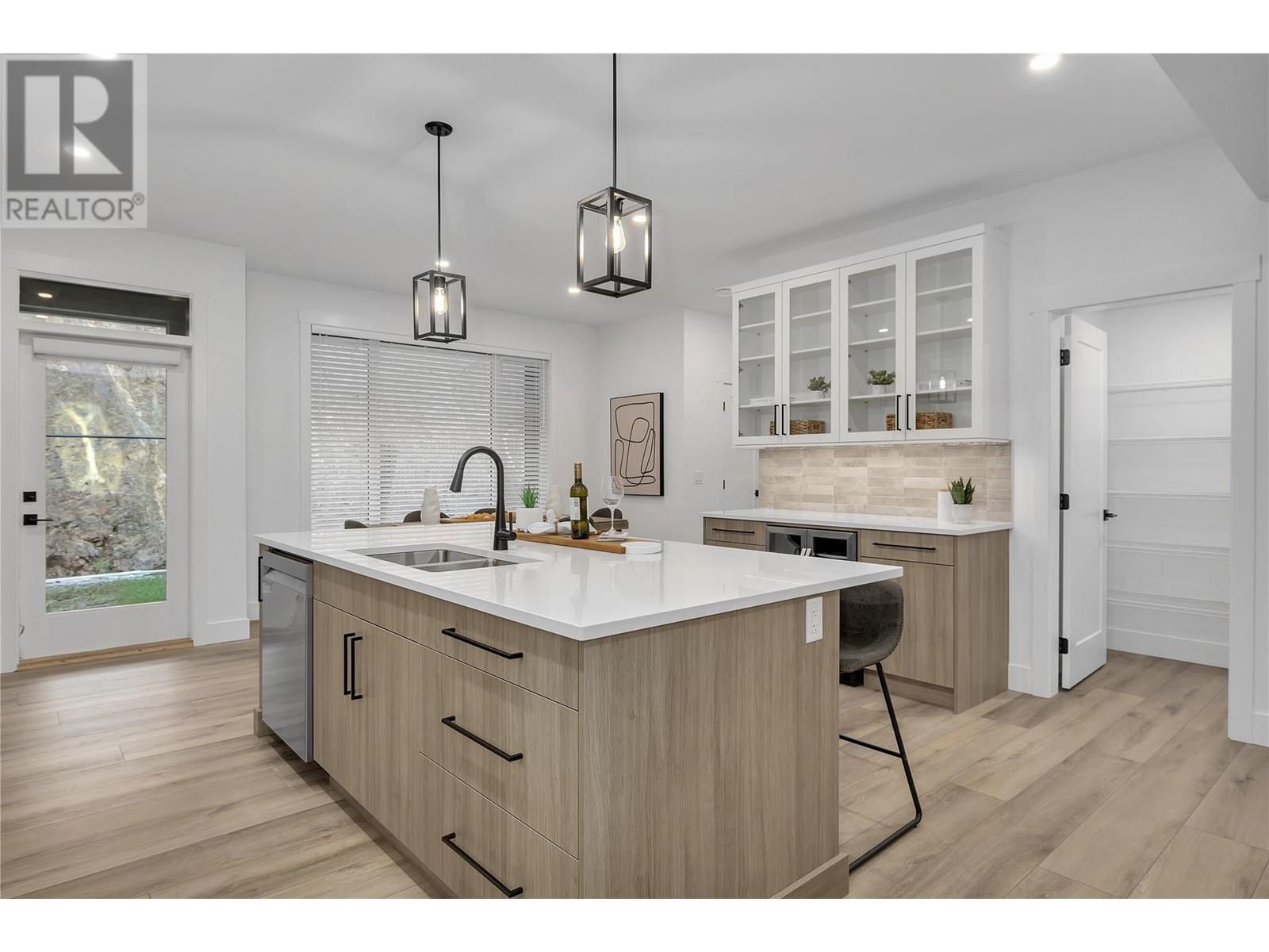 18 2835 Canyon Crest Drive, West Kelowna