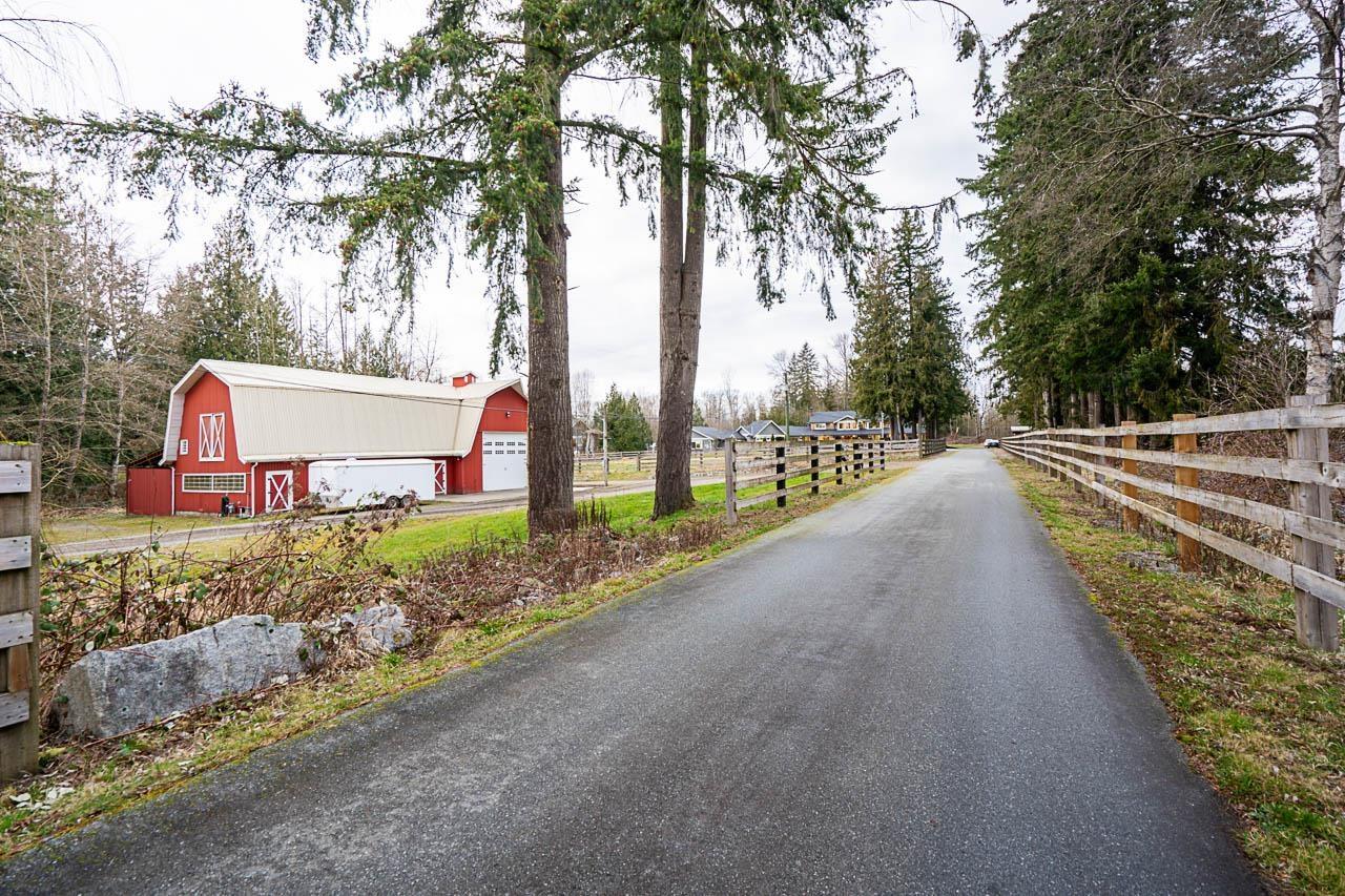 Photo 2 of 22015 40 Avenue, Langley BC