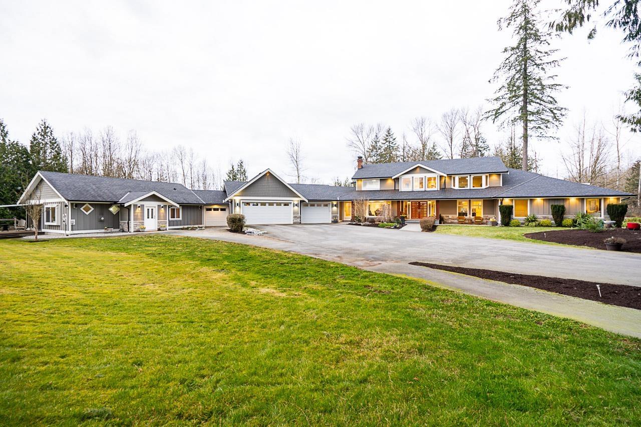 Photo 4 of 22015 40 Avenue, Langley BC