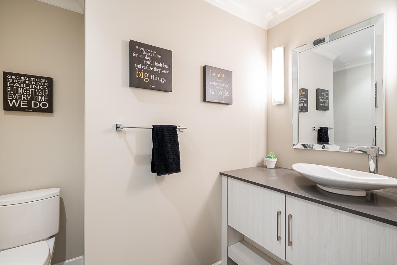 Photo 17 of 22015 40 Avenue, Langley BC