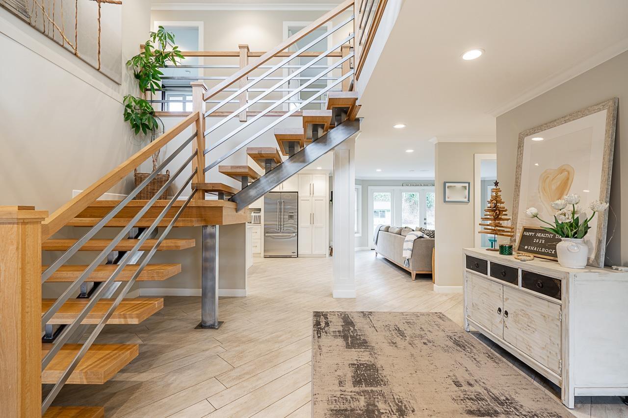 Photo 5 of 22015 40 Avenue, Langley BC