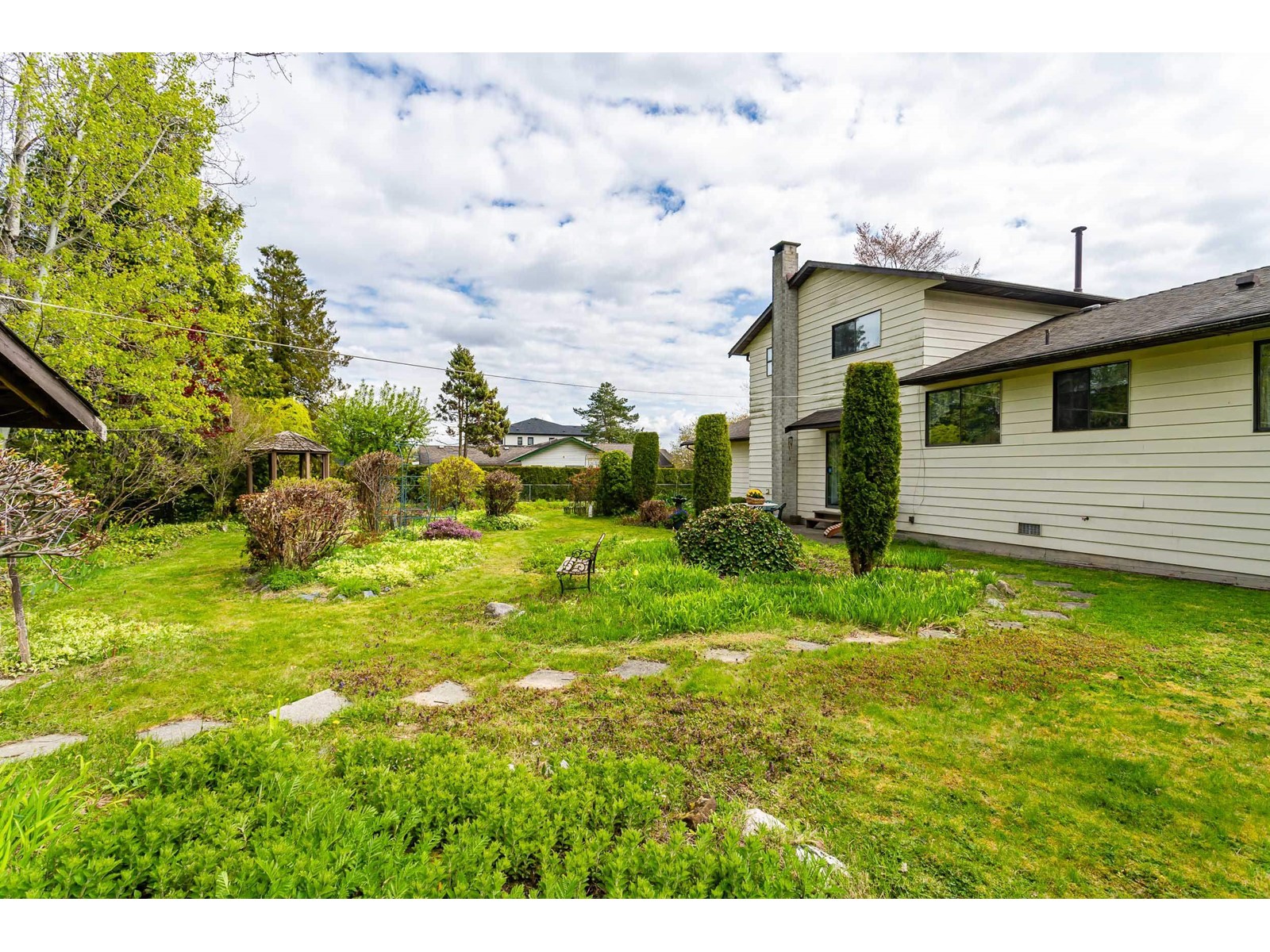 Photo 8 of 14971 76 A Avenue, Surrey BC