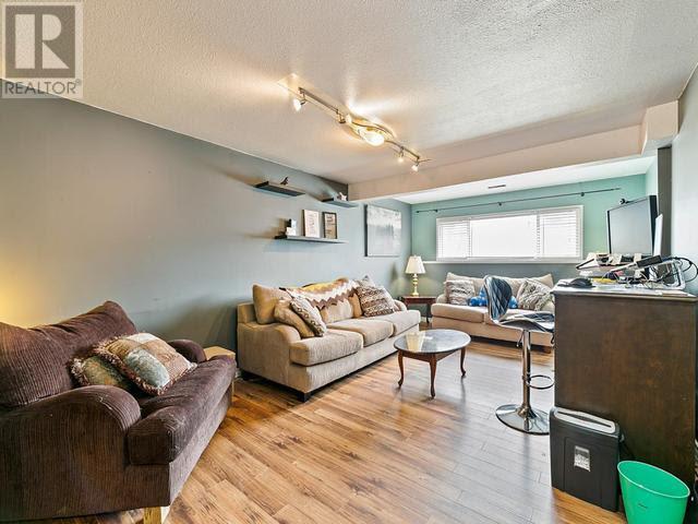  6242 Kootenay Street, Oliver