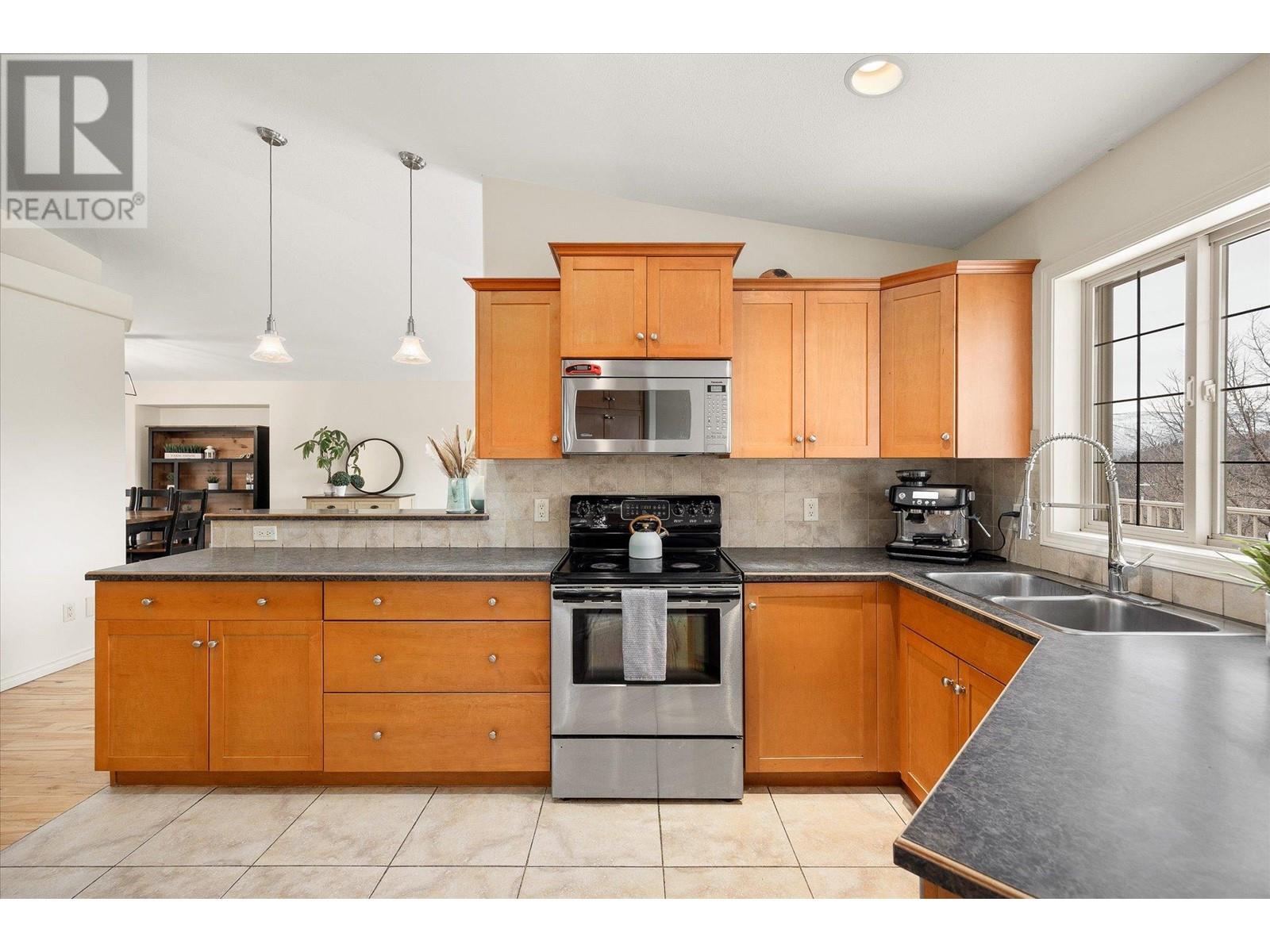  2524 Selkirk Drive, Kelowna