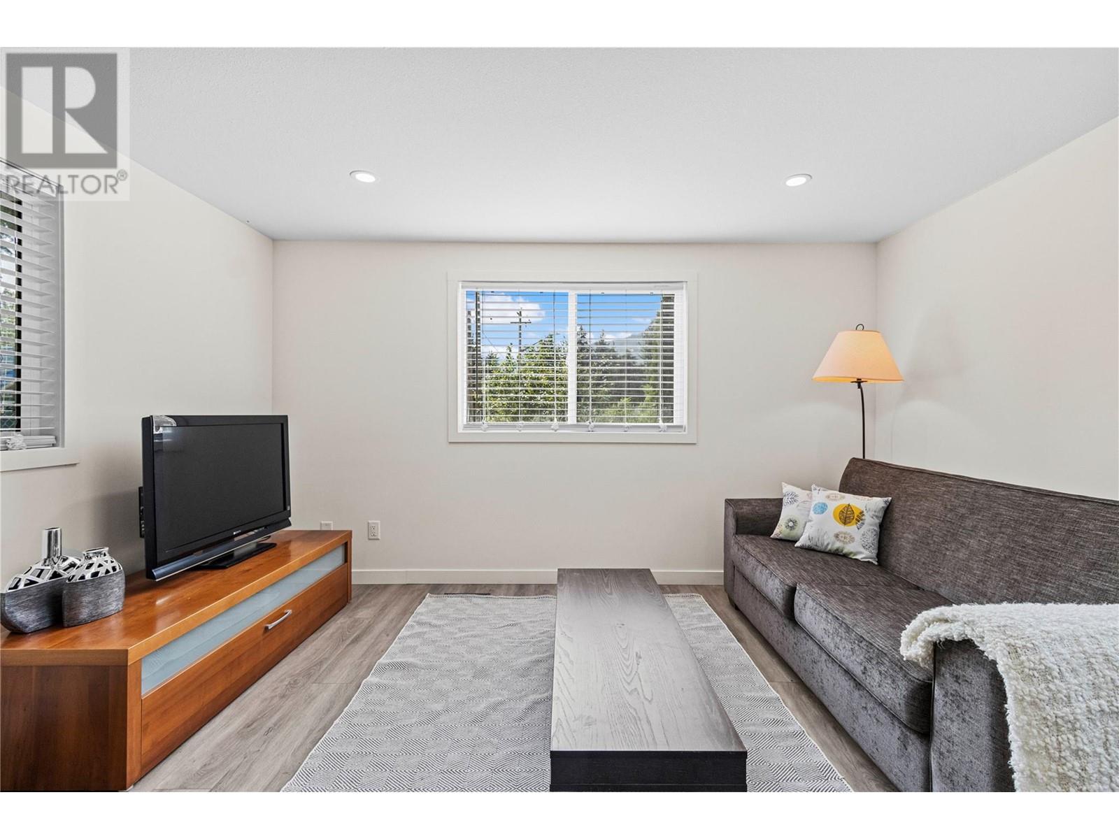 30 5 97A Highway, Sicamous