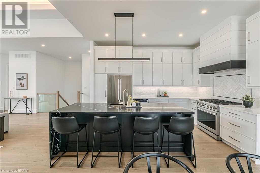 Photo 11 of 2 Hudson Drive, Brantford ON