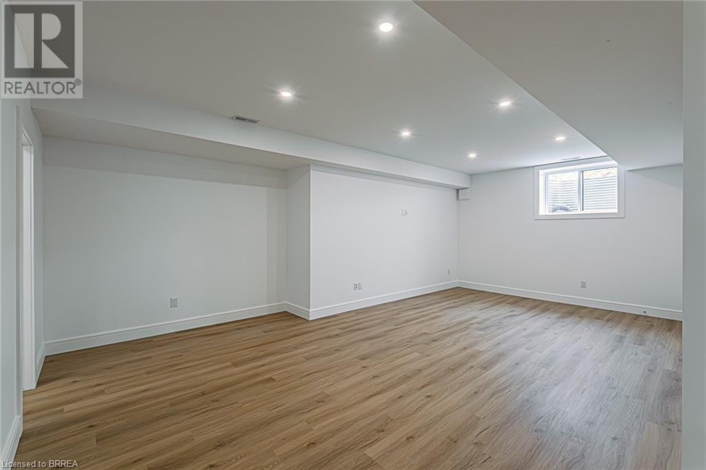 Photo 24 of 2 Hudson Drive, Brantford ON