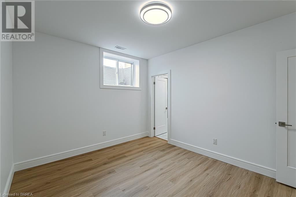 Photo 28 of 2 Hudson Drive, Brantford ON