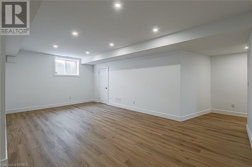 Photo 25 of 2 Hudson Drive, Brantford ON