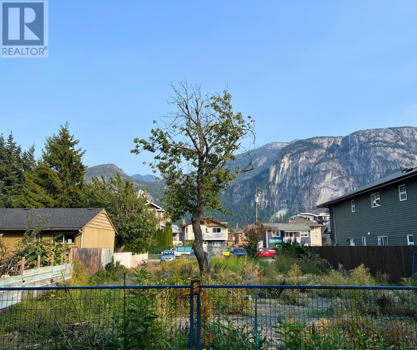 38083 FOURTH AVENUE, Squamish real estate listing R2974556