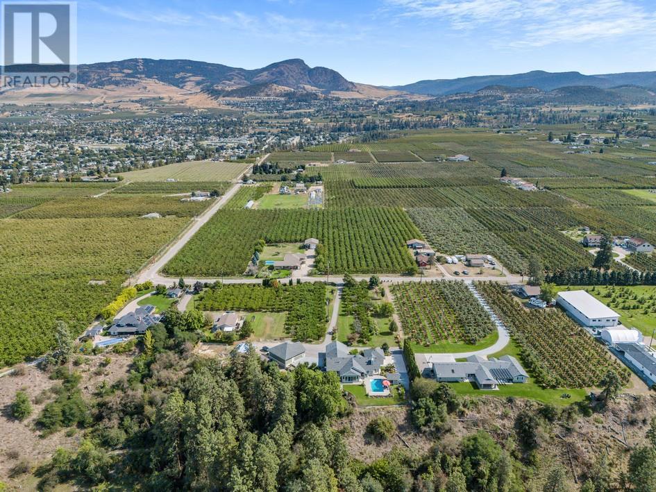 3022 Dunster Road, Kelowna
