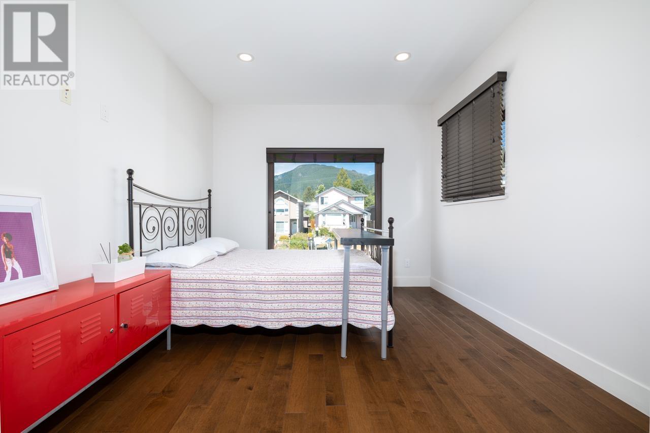 363 W 28TH STREET, North Vancouver