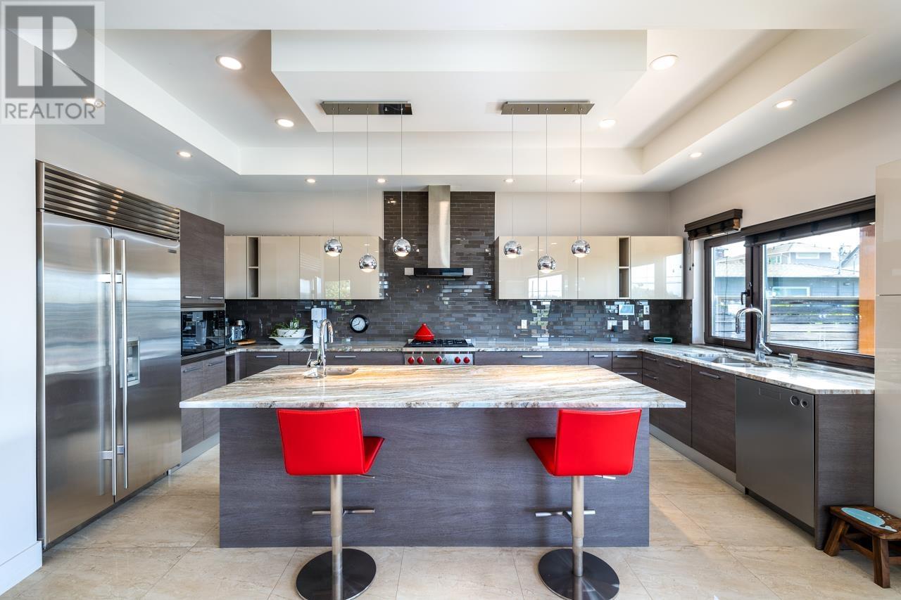 363 W 28TH STREET, North Vancouver