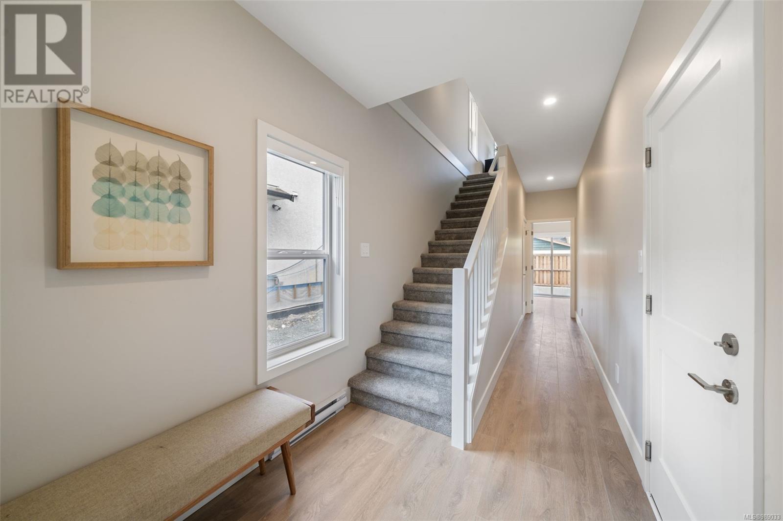 1204 Arcadiawood Court, Langford